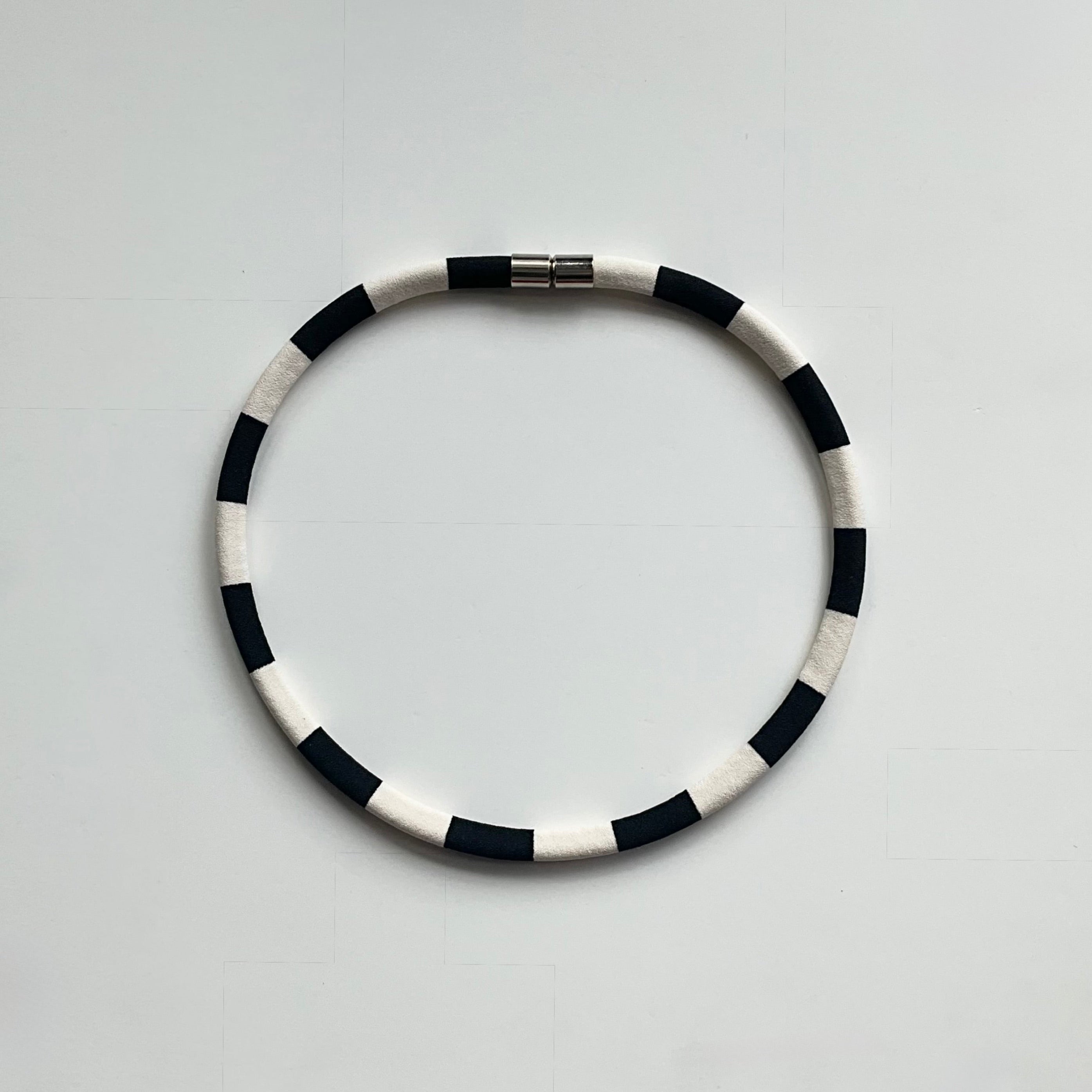 Slims Necklace Single Black & White Stripes