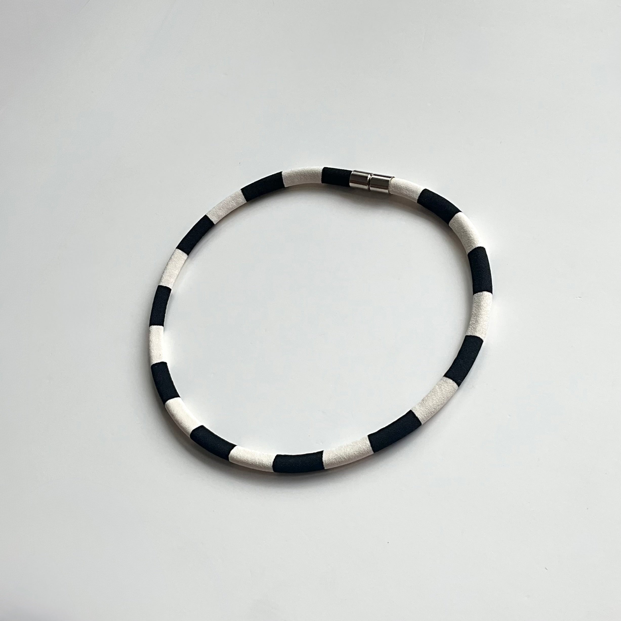 Slims Necklace Single Black & White Stripes