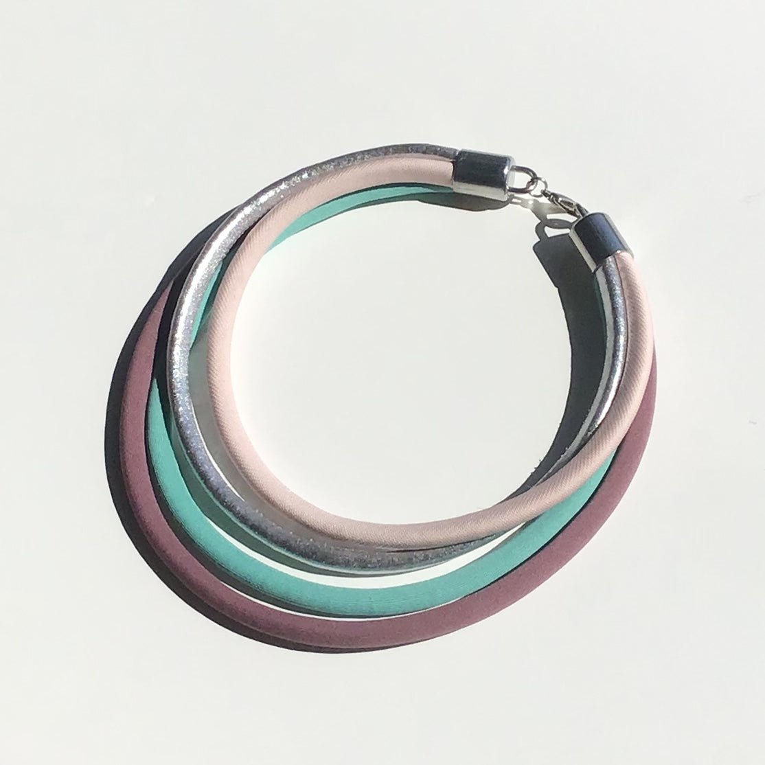 SLIMS NECKLACE Powder