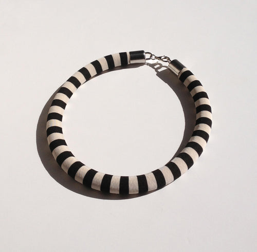 Franny Necklace Black & White Stripes